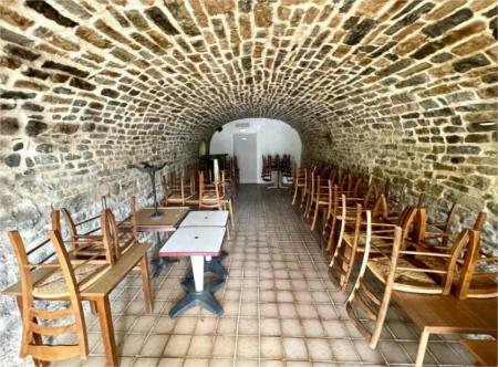 144 - x RESTAURANT - PIZZERIA, ((Salon de Coiffure)) 300m² - A VENDRE - BOURBONNE-LES-BAINS (52400)