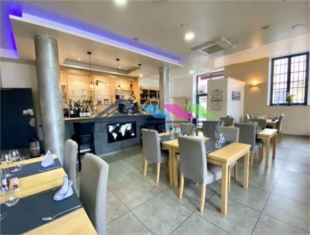 206 - x RESTAURANT 286 M², ((Salon de Coiffure)) 286m² - A VENDRE - LUNÉVILLE (54300)