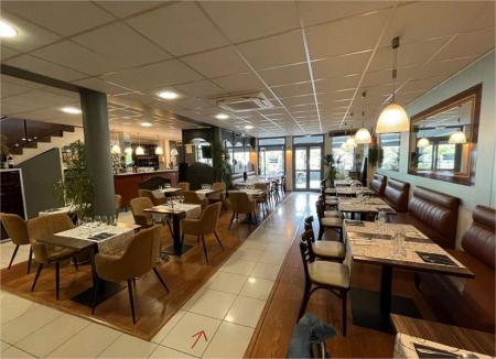 213 - x RESTAURANT LA BASCULE ((Salon de Coiffure)) - A VENDRE - PAMIERS (09100)