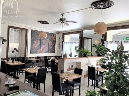 218 - x RESTAURANT LA CAVALERIE, ((Salon de Coiffure)) 75m² - A VENDRE - LA CAVALERIE (12230)