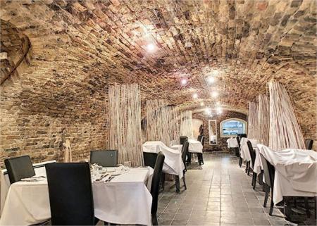 228 - x RESTAURANT 234 M², ((Salon de Coiffure)) 234m² - A VENDRE - QUARTIER CENTRE-VILLE, DUNKERQUE (59140)