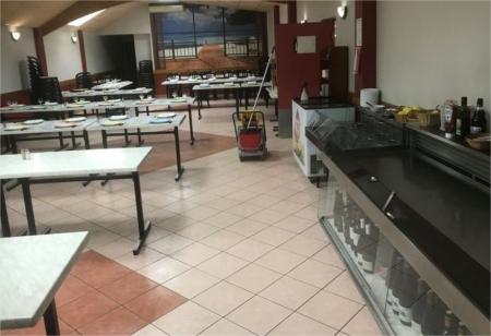 252 - x BAR, RESTAURANT 290 M², ((Salon de Coiffure)) 290m² - A VENDRE - QUARTIER CENTRE-VILLE, CHÂTELLERAULT (86100)
