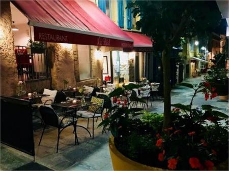 261 - x RESTAURANT AVEC TERRASSE, ((Salon de Coiffure)) 71m² - A VENDRE - HYÈRES (83400)